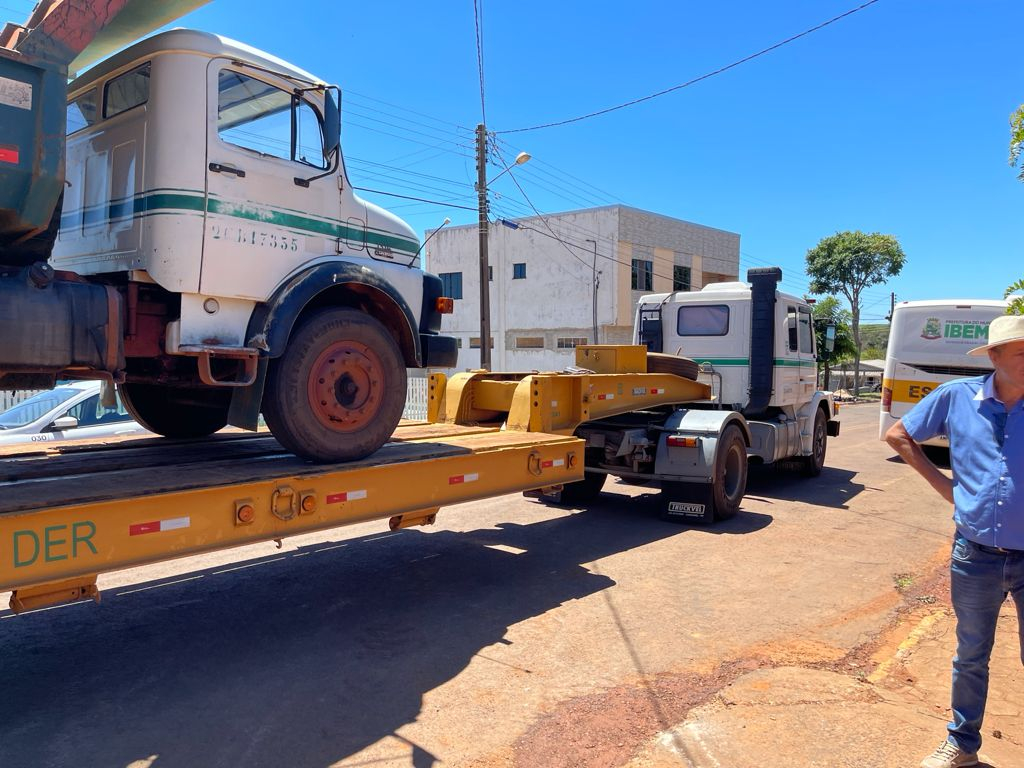 A prefeitura de Ibema recebeu nesta quinta-feira (09) a doação de um caminhão basculante que fará parte da frota do município